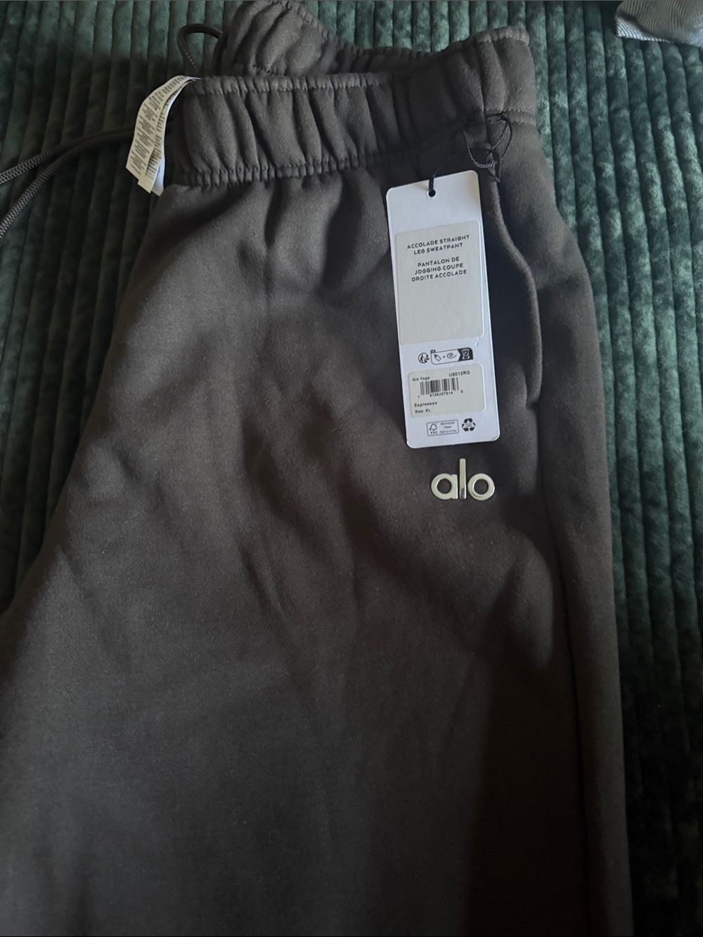 ALO Yoga women/men’s sweatpants